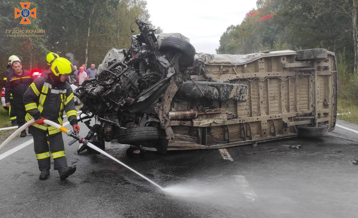 По дорозі з Коломиї до Івано-Франківська сталась масштабна ДТП. ОНОВЛЕНО 2