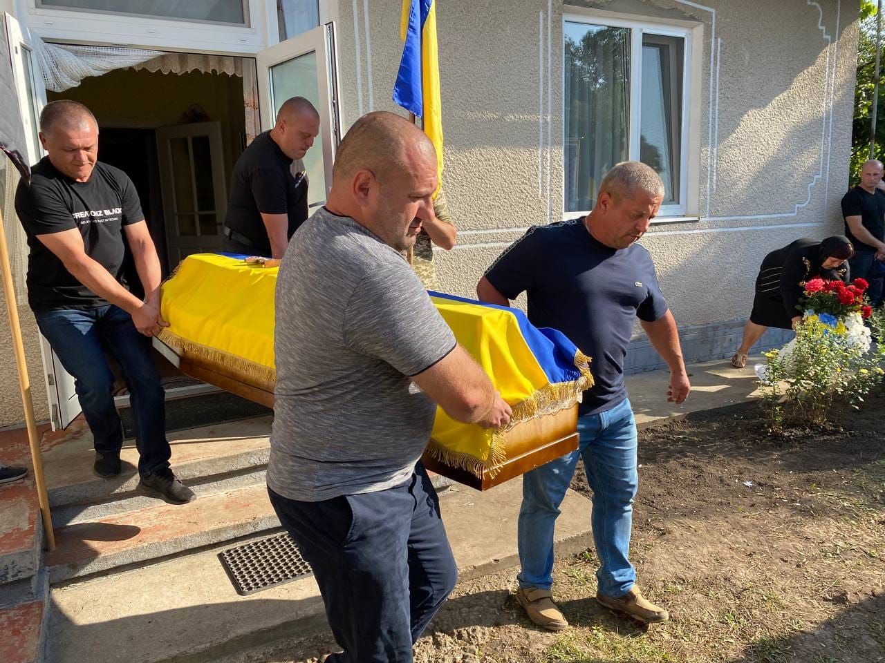 Городенківщина провела в останню дорогу Героя Івана Бундзяка 7