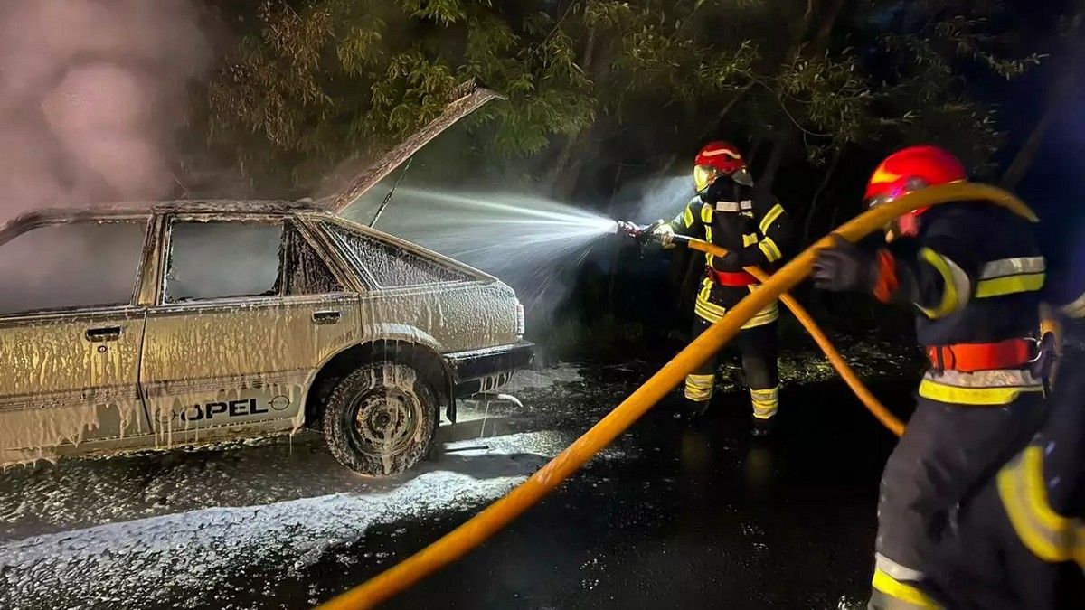 У Верховині загорівся автомобіль
