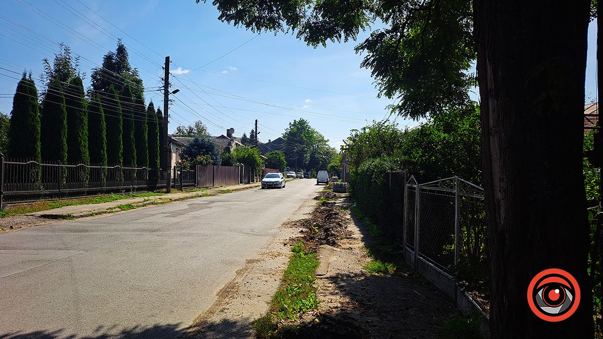 Як просуваються ремонти тротуарів на вул. Довбуша в Коломиї 3