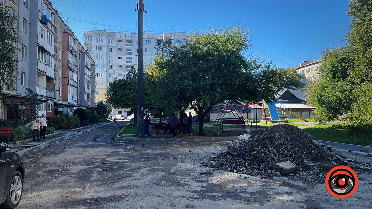 Ремонт проїздів на Яворницького: коломияни скаржаться на роботу підрядника 4