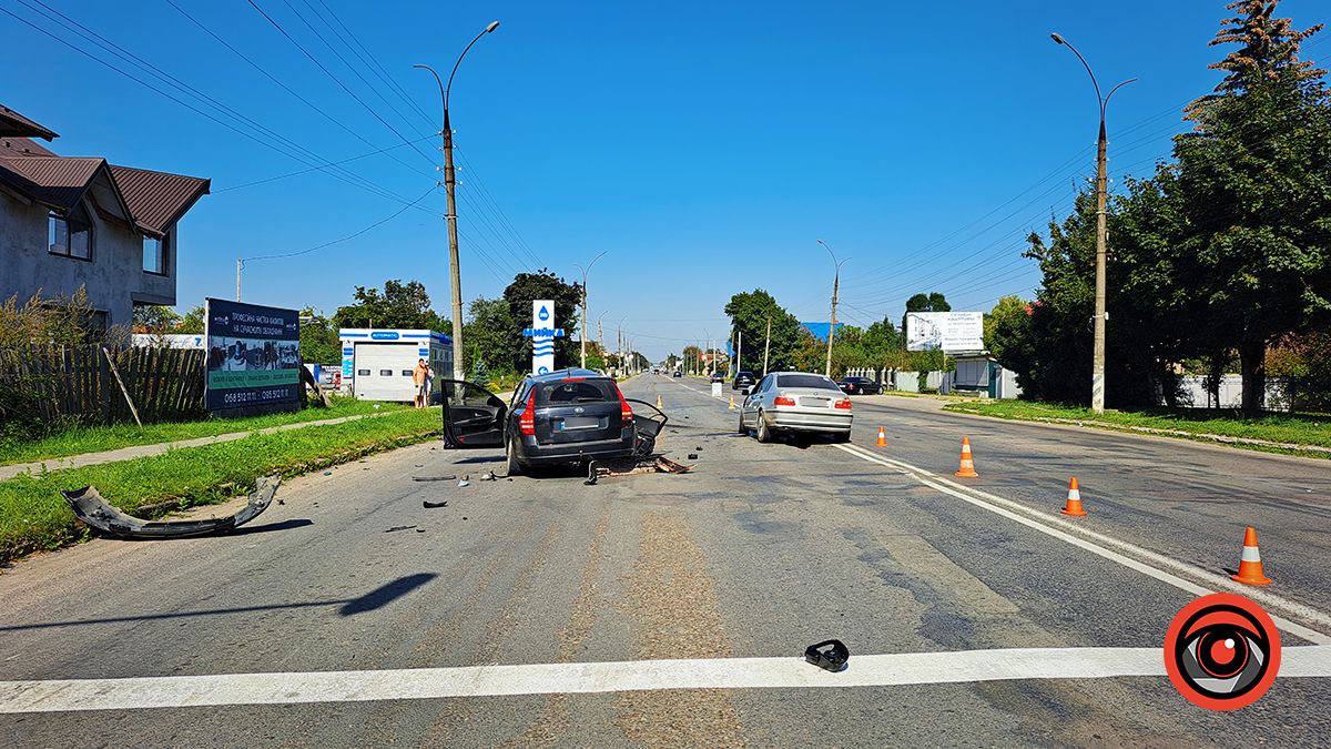 У Коломиї зіткнулися два легковика, водії ушпиталені 1