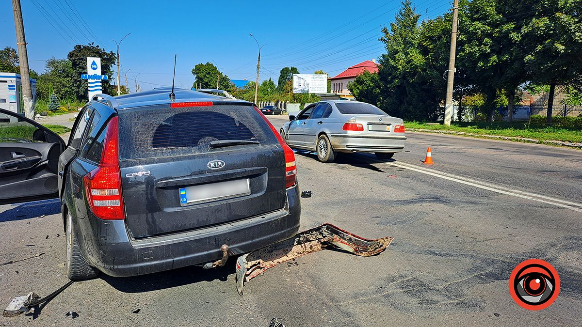 У Коломиї зіткнулися два легковика, водії ушпиталені 4