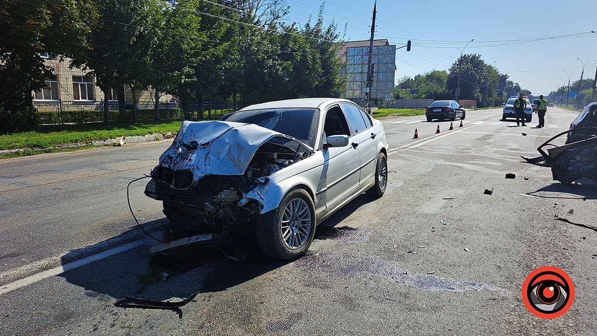У Коломиї зіткнулися два легковика, водії ушпиталені 11