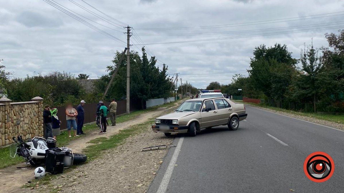 ДТП у Саджавці: зіткнулись легковик та мотоцикл