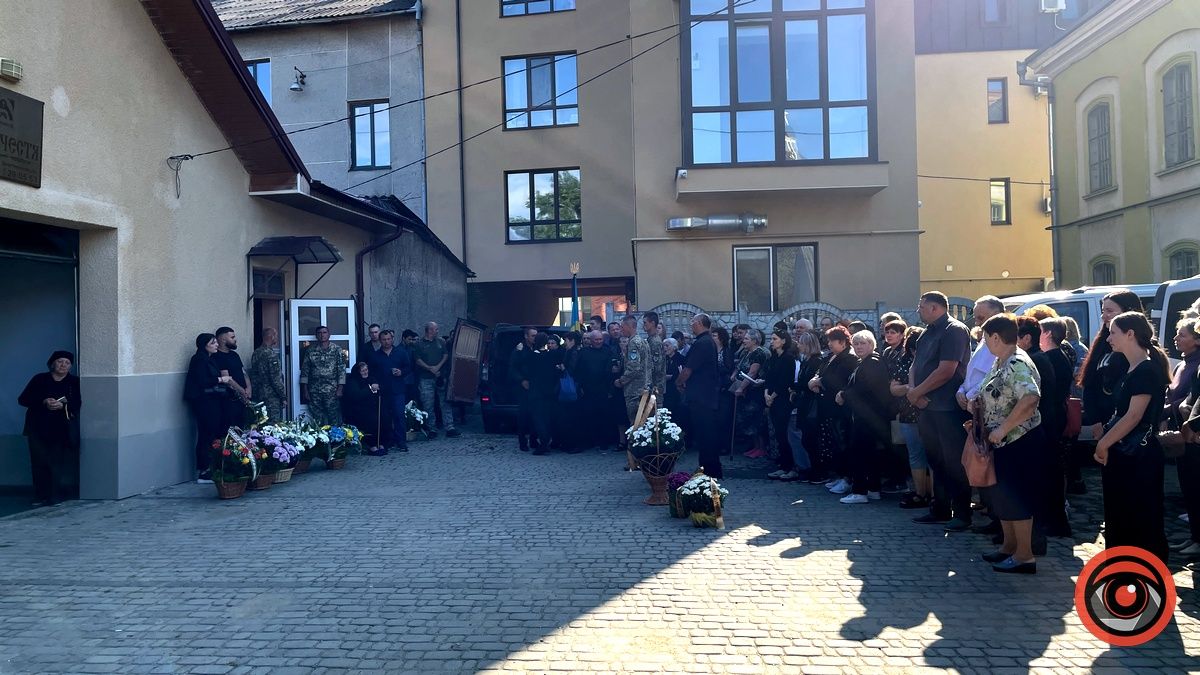 Коломия попрощалася із 23-річним військовим Любомиром Бойчуком 3