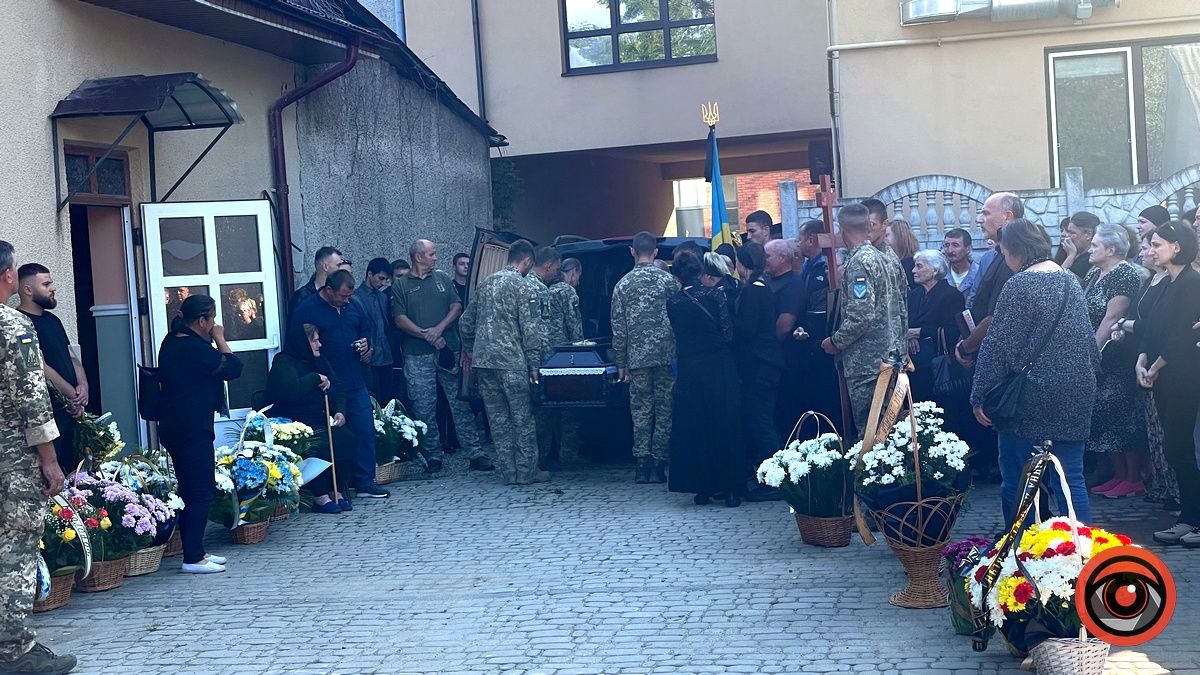 Коломия попрощалася із 23-річним військовим Любомиром Бойчуком 5