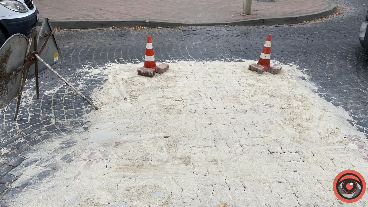 Ще одну історичну вулицю Коломиї спіткали "зеброві перевтілення" 3