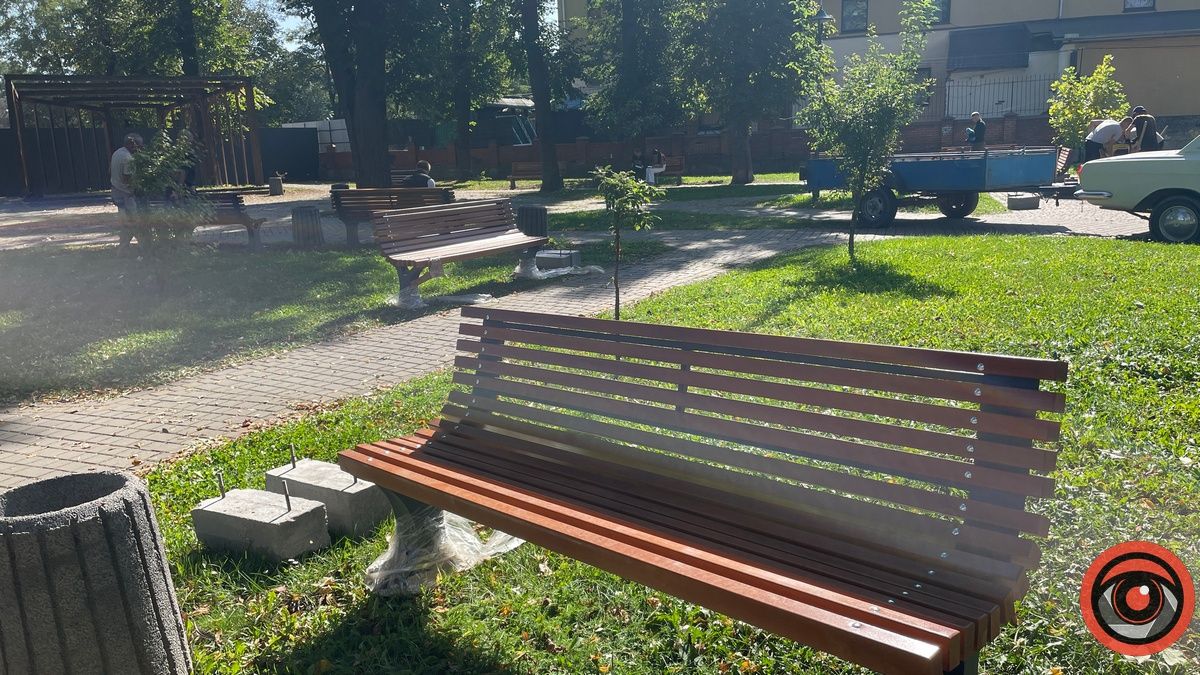 У студентському сквері Коломиї обнова 7