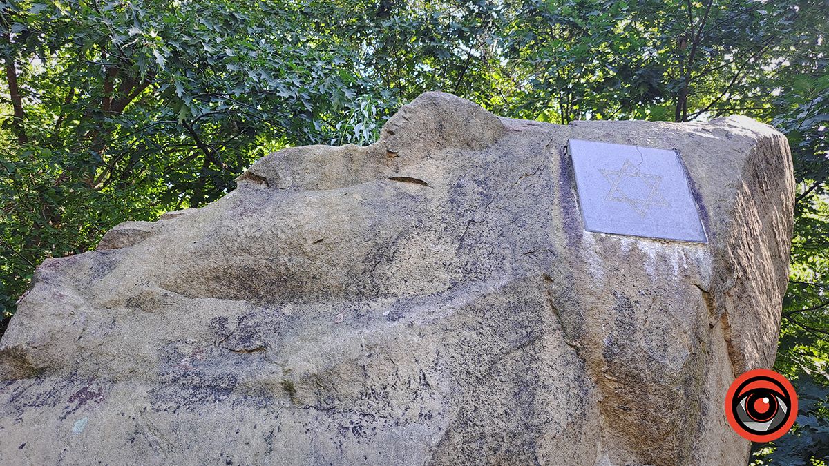 Занедбано й забуто: меморіал десяткам тисяч жертвам Голокосту в Коломиї у жахливому стані 12