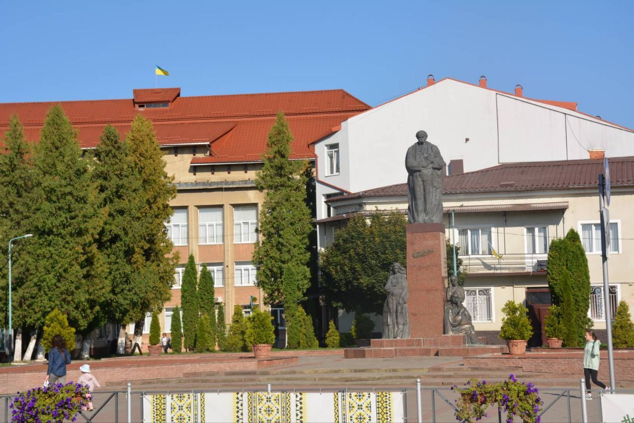 Населення: 20620 осіб.