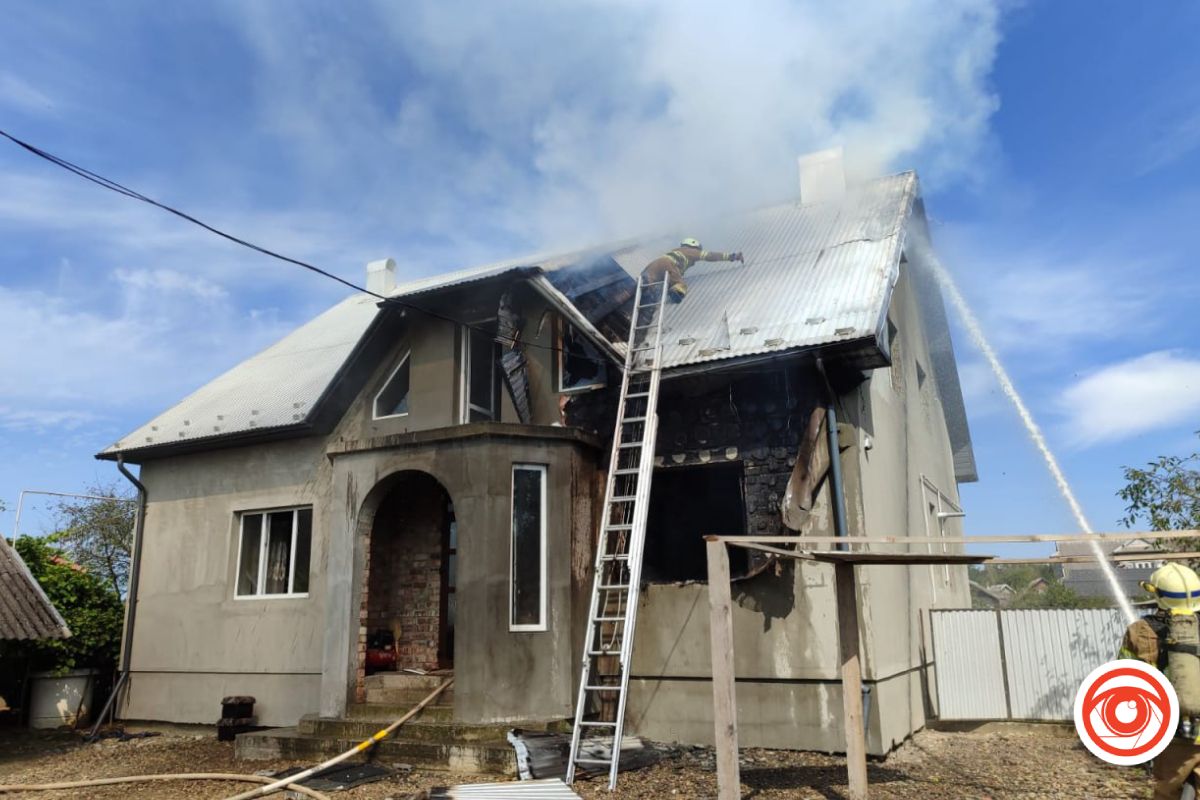 У Замулинцях палав житловий будинок 2