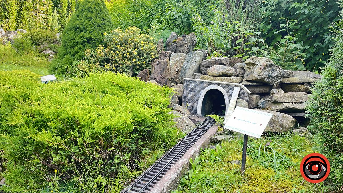 тунель єдиної в Карпатах діючої залізниці в мініатюрі