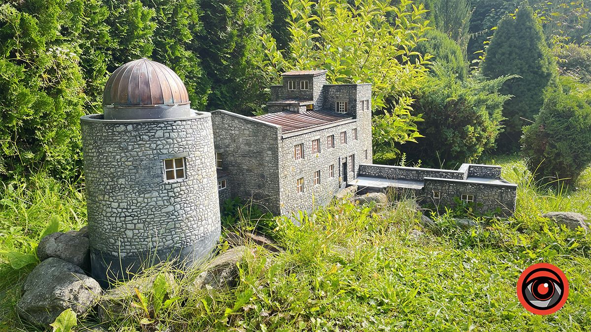 Мініатюра обсерваторії “Білий слон”, що на горі Піп Іван