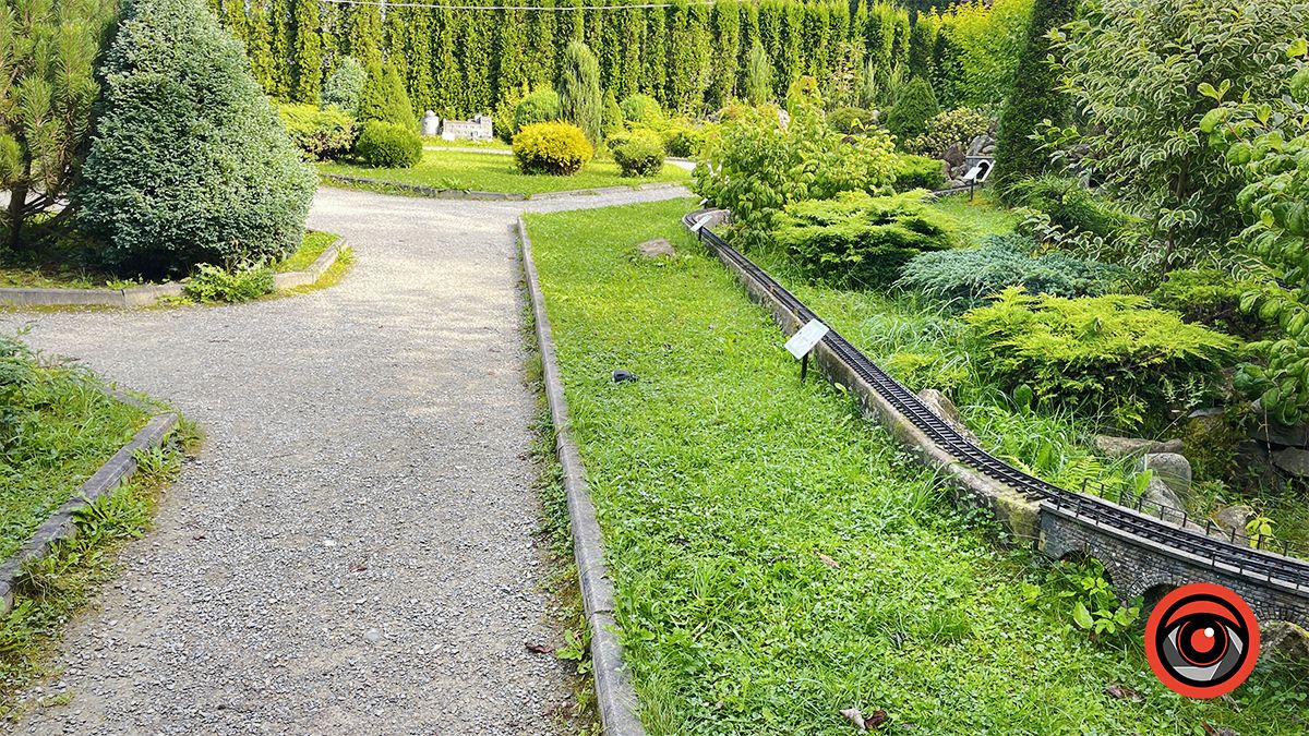 єдина в Карпатах діюча залізниця в мініатюрі