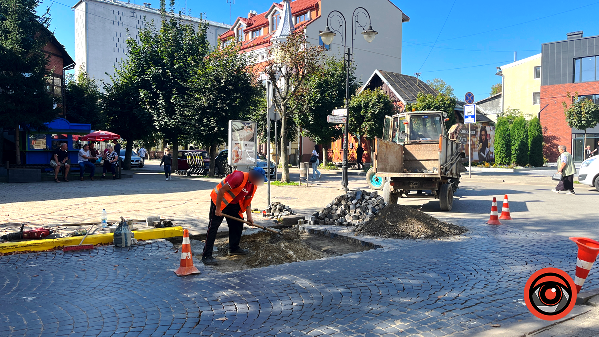 На перетині бульвару Лесі Українки та вулиці Січових Стрільців облаштовують пішохідний перехід 1