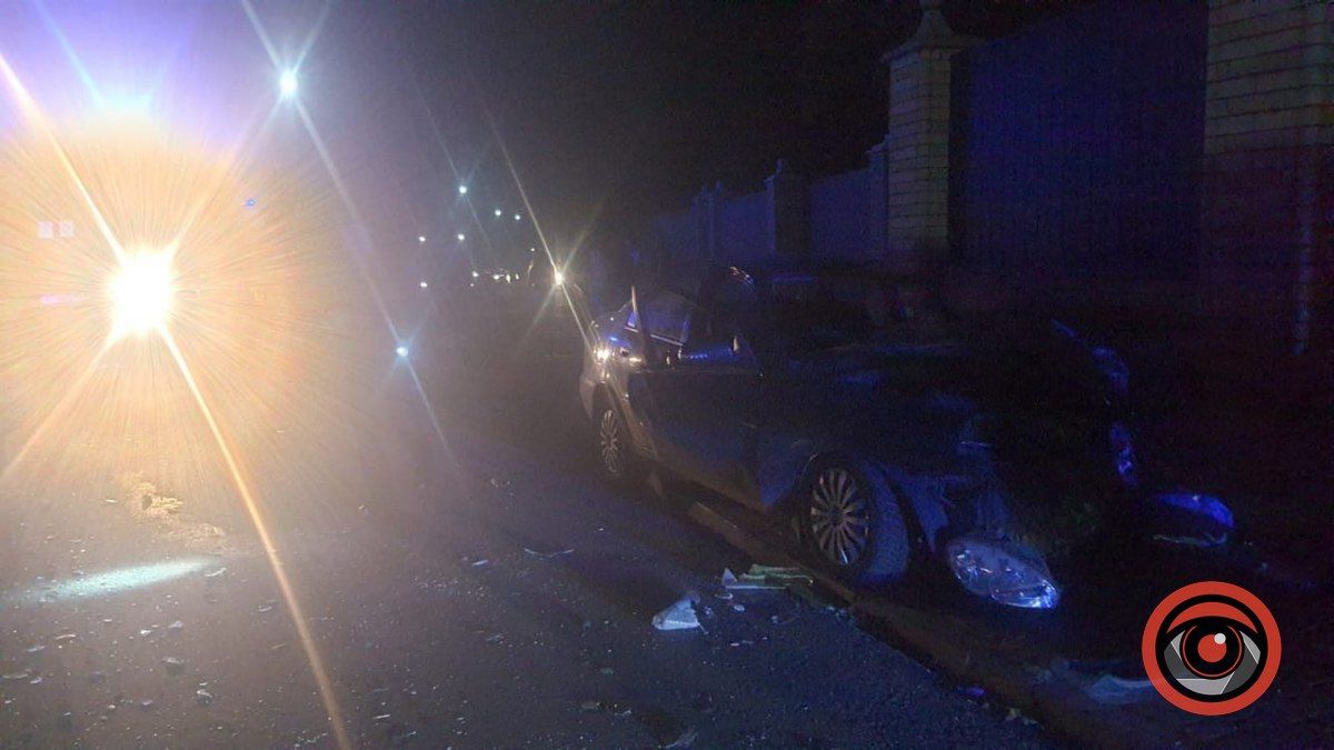 У Снятині зіткнулись легковик та вантажівка 2