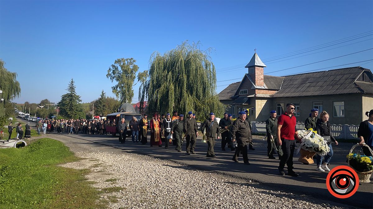 Коломийщина попрощалася із бійцем штурмової бригади "Лють" Олександром Козюком 8