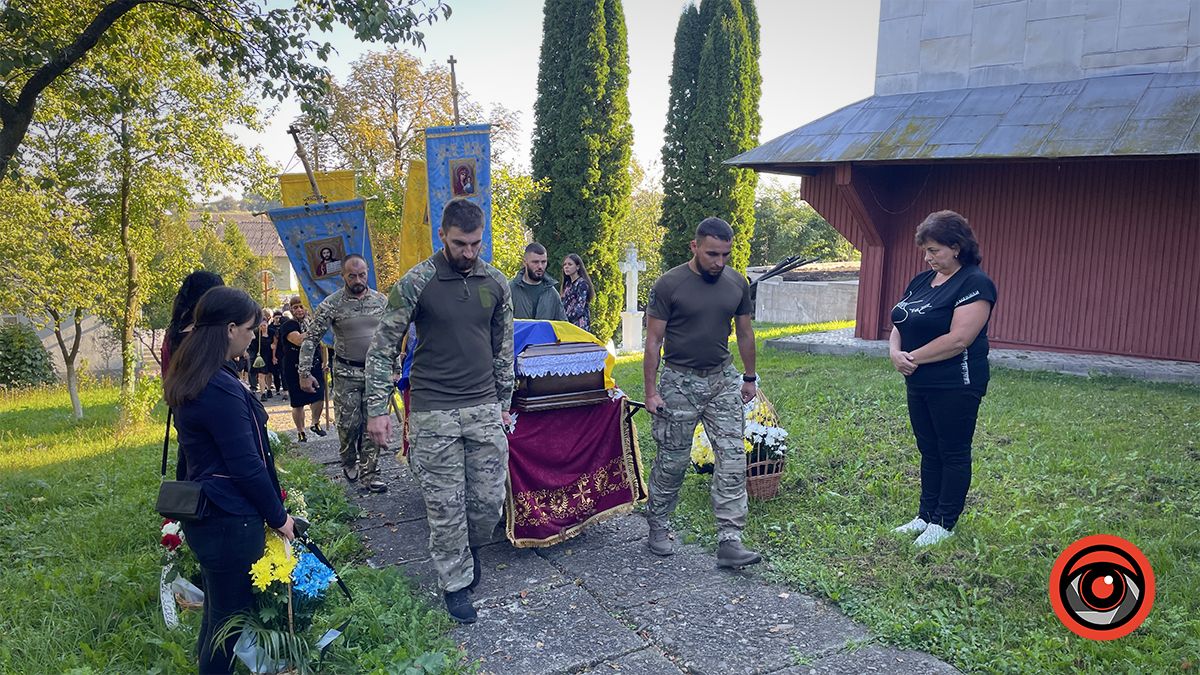 Коломийщина попрощалася із бійцем штурмової бригади "Лють" Олександром Козюком 9