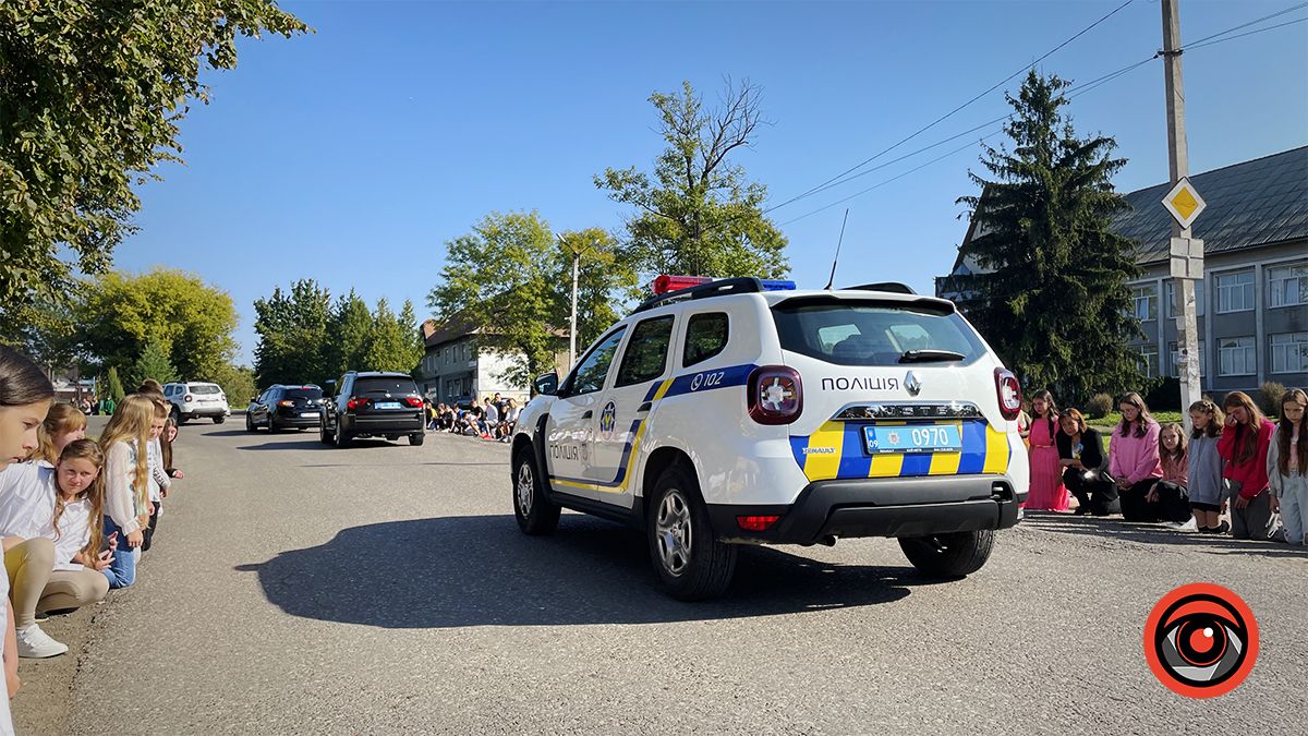 До рідного дому на Коломийщині назавжди повернувся Герой Олександр Козюк 8