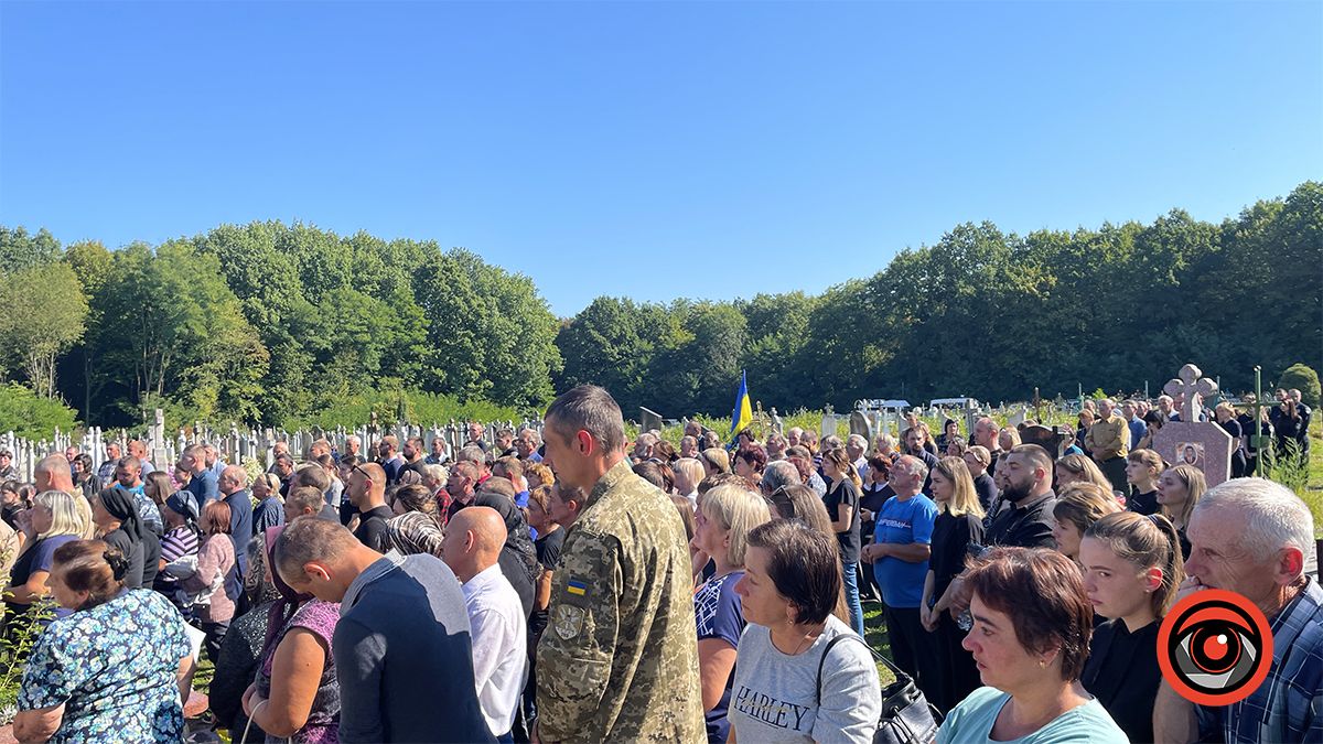 Коломийщина попрощалася із бійцем штурмової бригади "Лють" Олександром Козюком 14