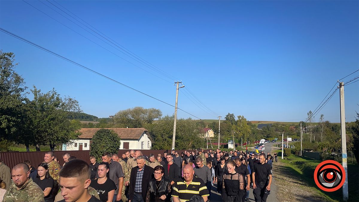 Коломийщина попрощалася із бійцем штурмової бригади "Лють" Олександром Козюком 5