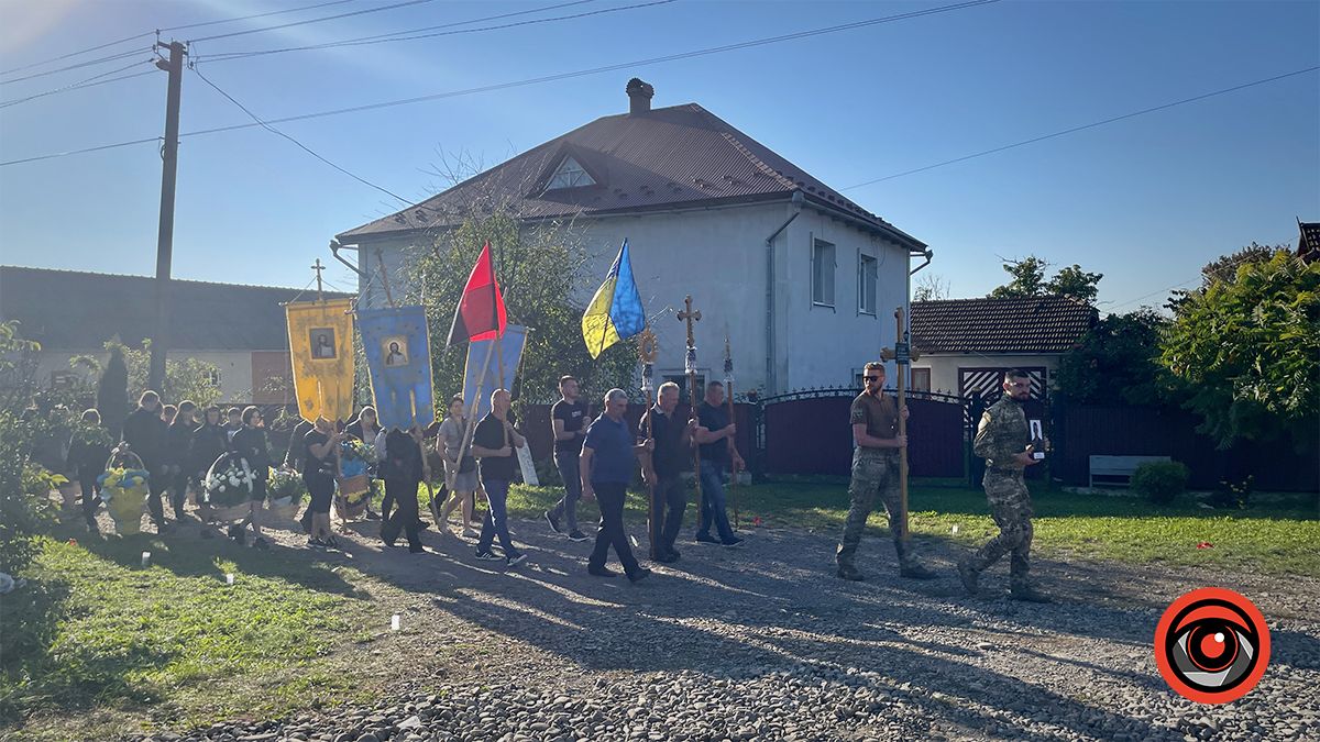 Коломийщина попрощалася із бійцем штурмової бригади "Лють" Олександром Козюком 7