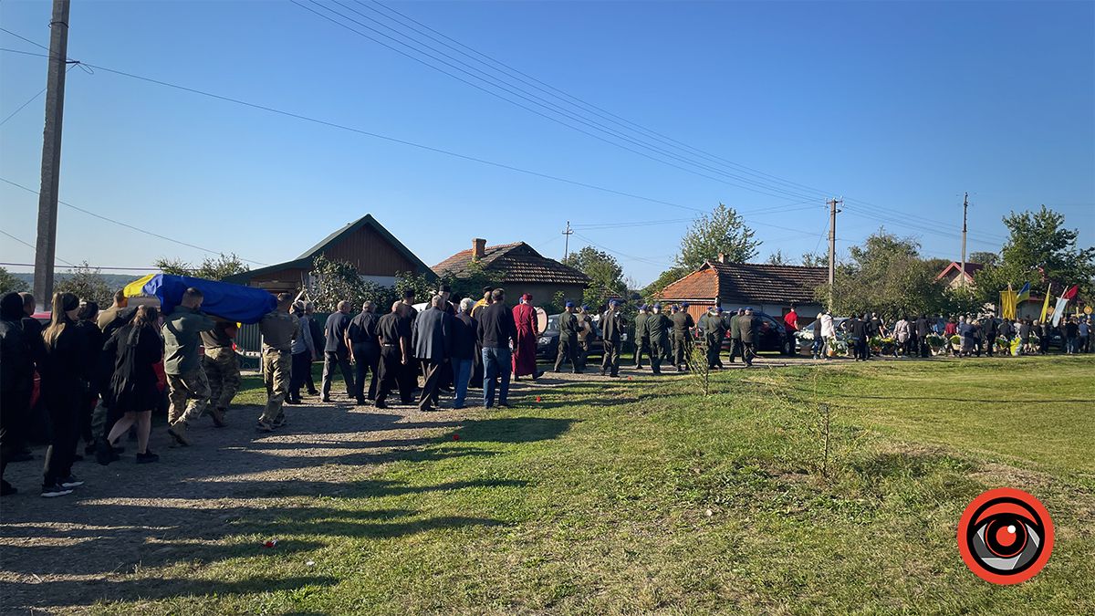 Коломийщина попрощалася із бійцем штурмової бригади "Лють" Олександром Козюком 6
