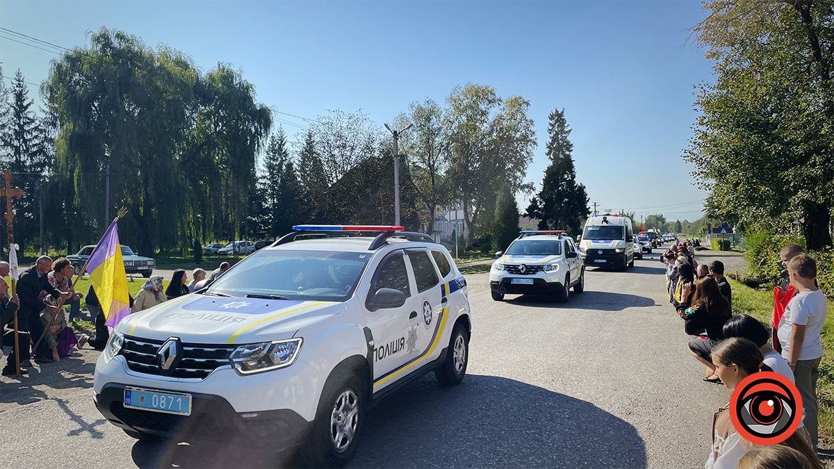 До рідного дому на Коломийщині назавжди повернувся Герой Олександр Козюк 3