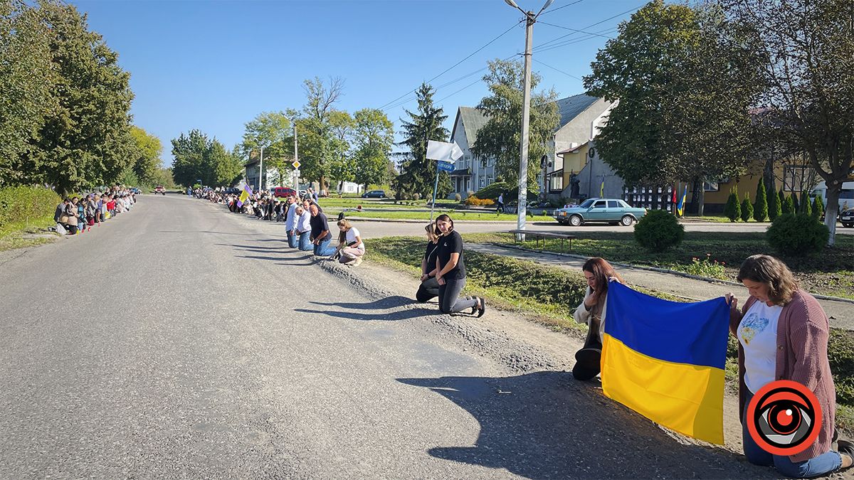 До рідного дому на Коломийщині назавжди повернувся Герой Олександр Козюк 5