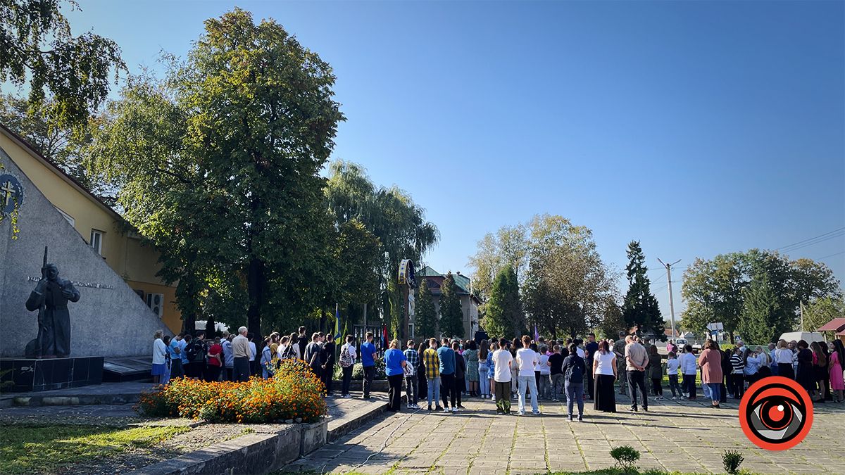 У П'ядиках вручили медалі рідним загиблих воїнів з громади 13