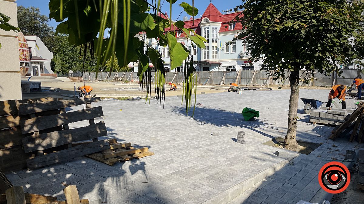 Чи встигнуть до кінця року відкрити площу перед Музеєм писанкового розпису 1