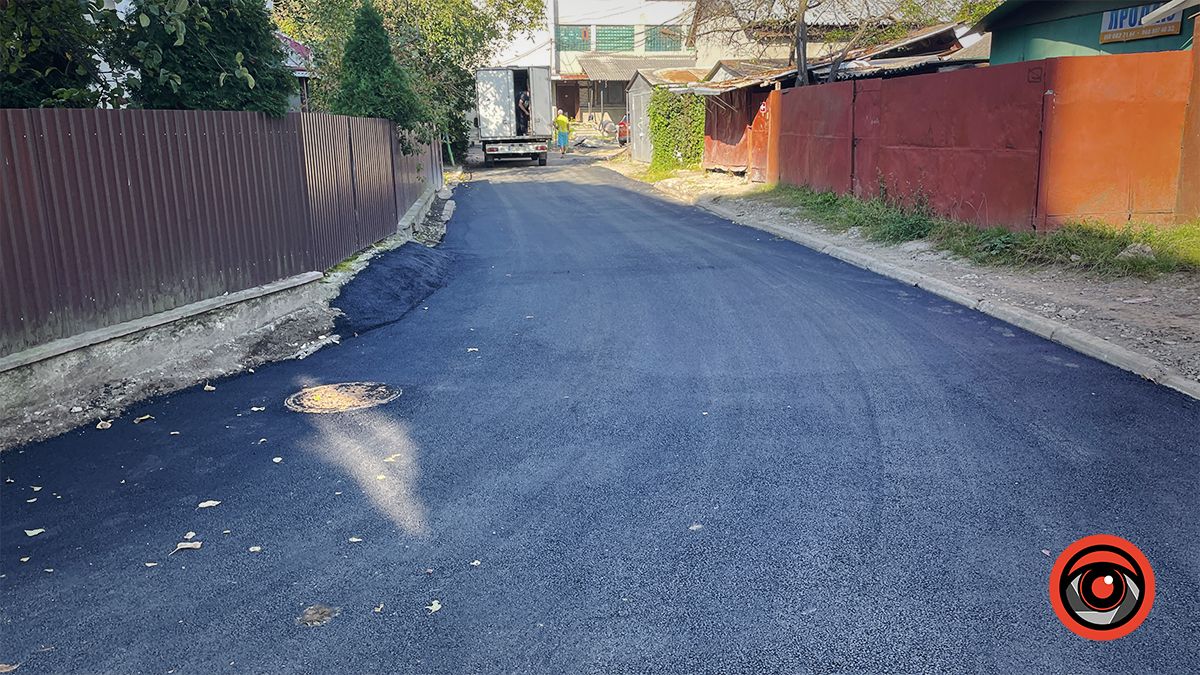У центрі Коломиї заасфальтували провулок 3