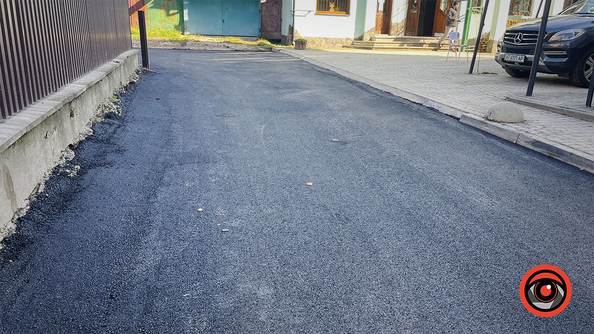 У центрі Коломиї заасфальтували провулок 5