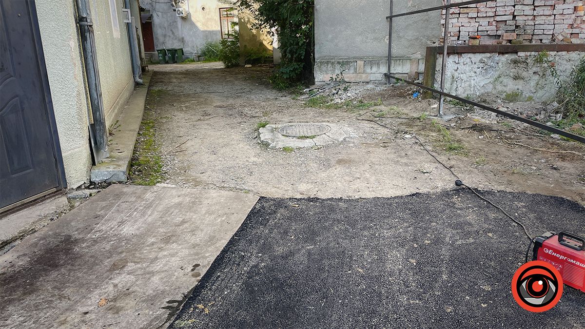 У центрі Коломиї заасфальтували провулок 2