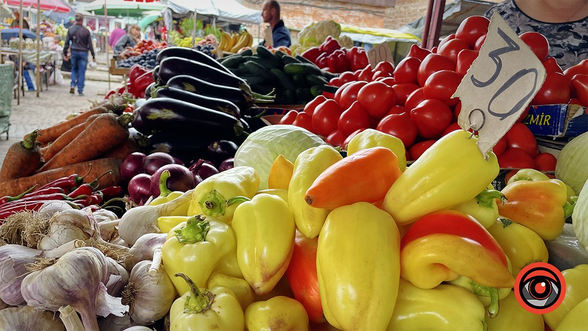 Які ціни на овочі та фрукти на базарі Коломиї у вересні? 3