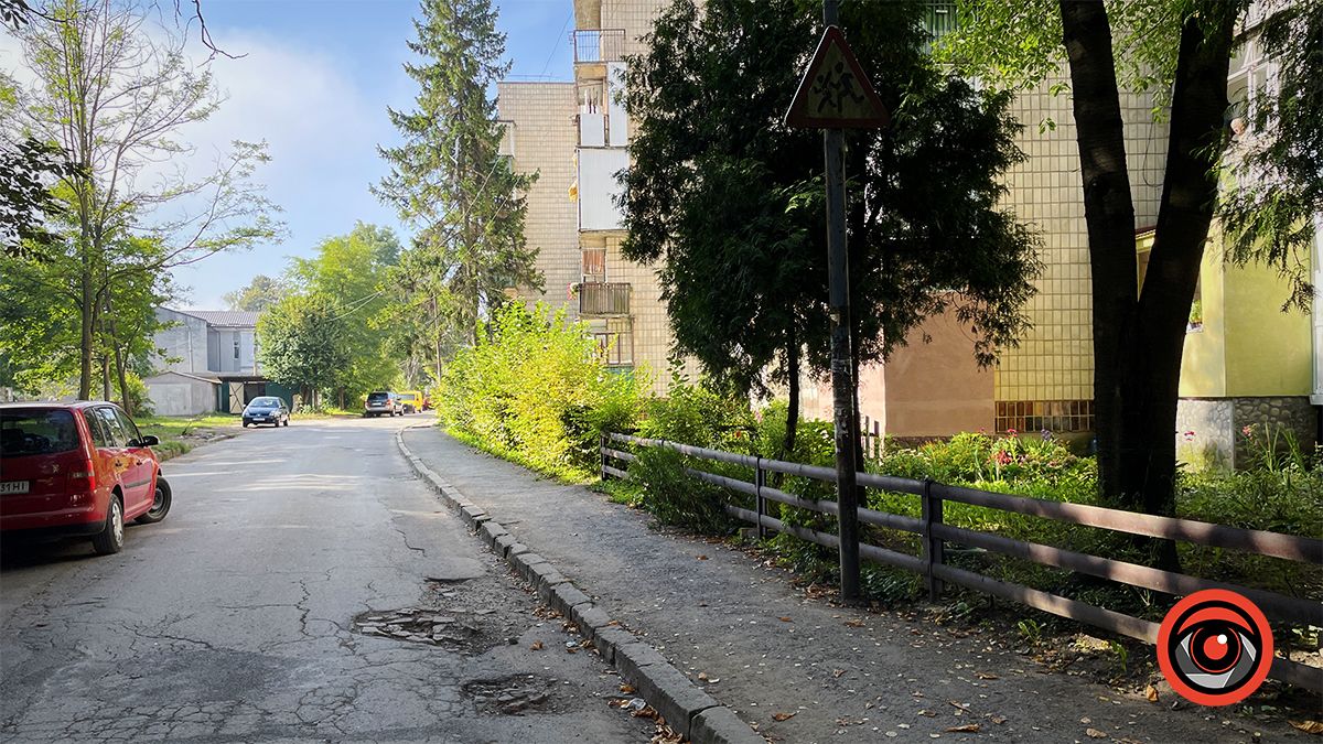 дорога від бульвару до школи №8