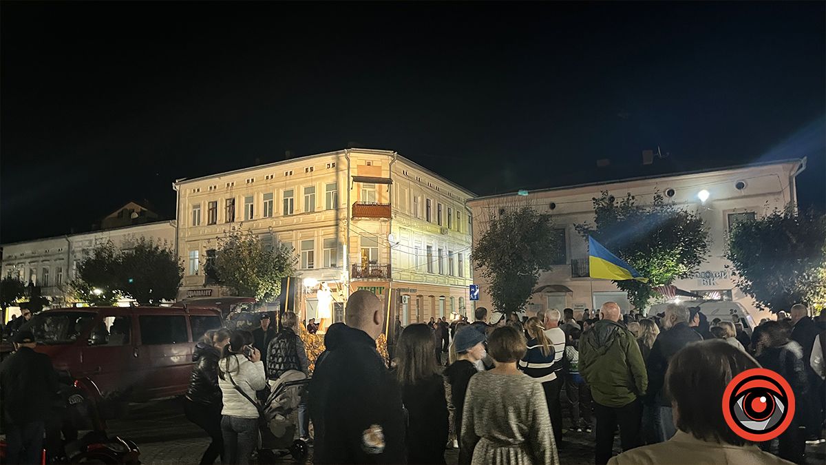 Традиційна ватра на Покрови в Коломиї: фоторепортаж 8