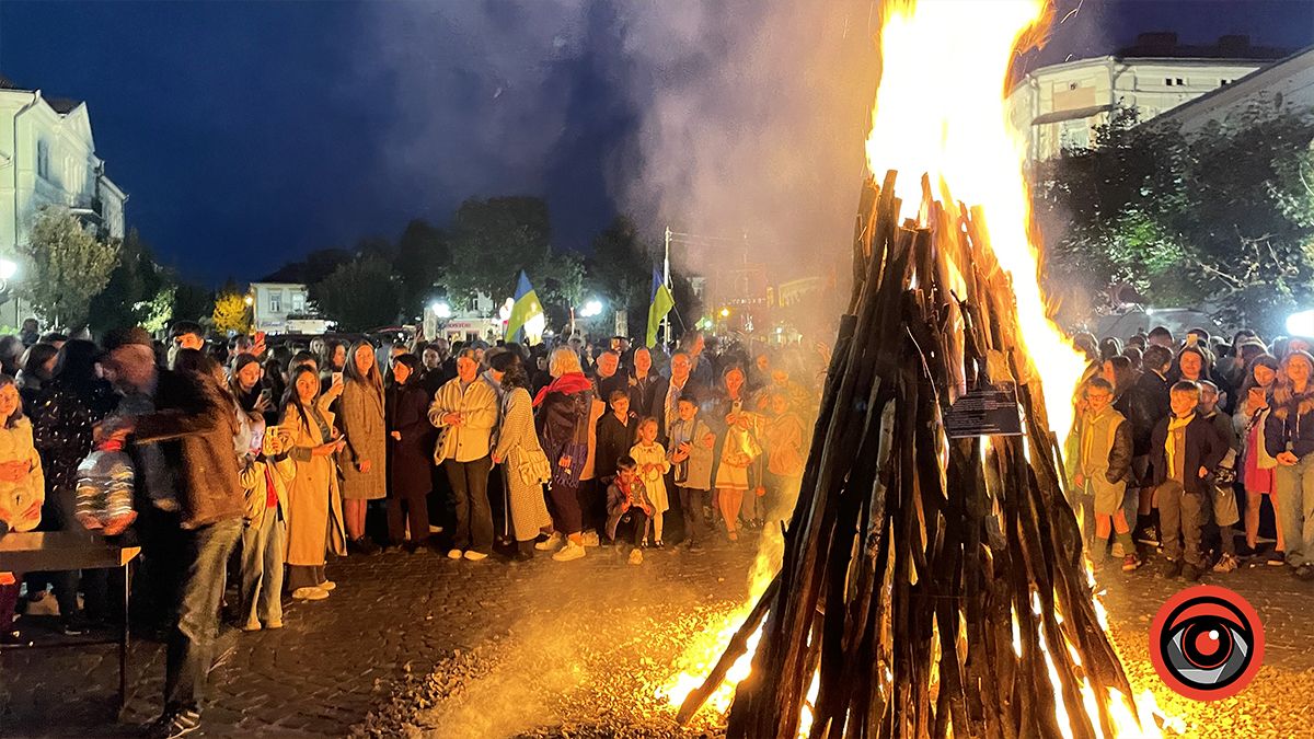 Традиційна ватра на Покрови в Коломиї: фоторепортаж 4