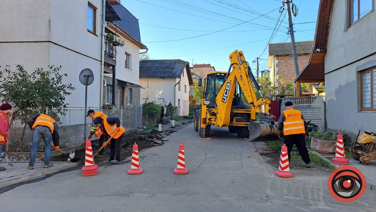 У центрі Коломиї взялись до ремонту ще одного проїзду 3