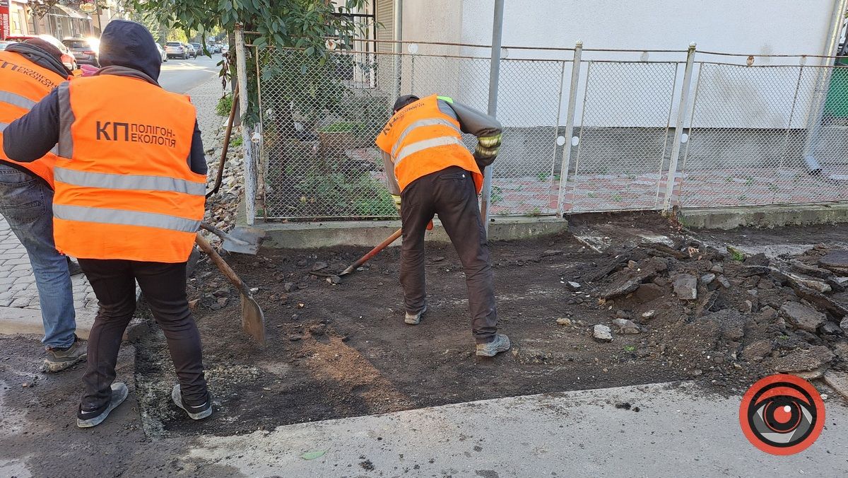 У центрі Коломиї взялись до ремонту ще одного проїзду 2