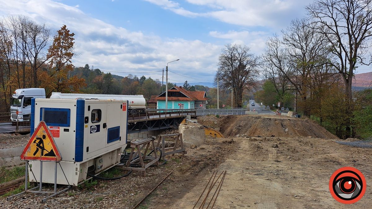 У селі Яблунів на Косівщині ремонтують міст 3