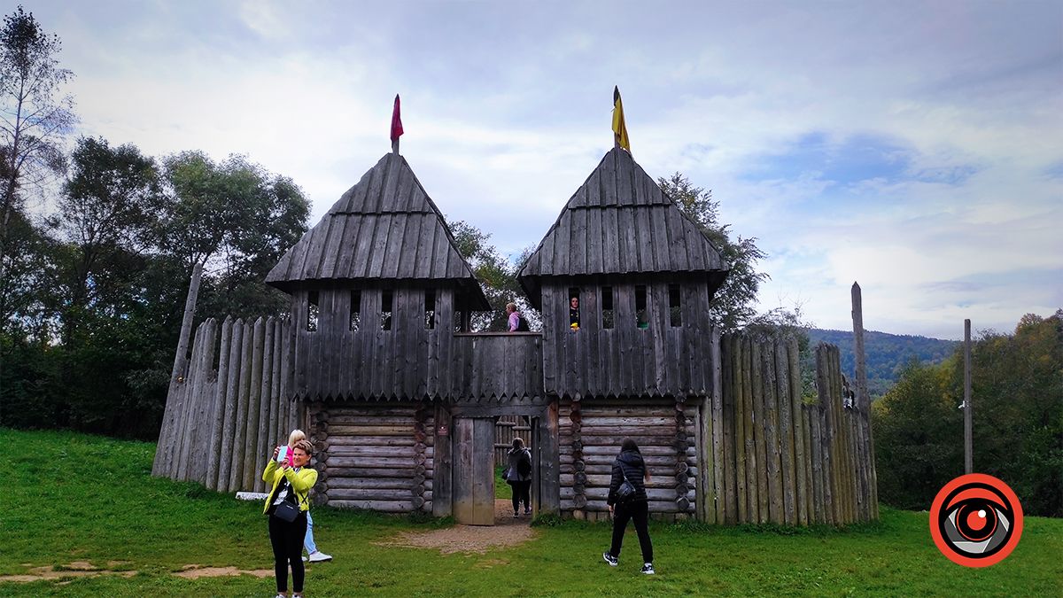 Мандруємо разом: фотоекскурсія до унікальної львівської фортеці Тустань 7