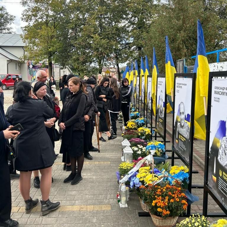 У селі Рожнів відкрили Алею воїнської слави 4