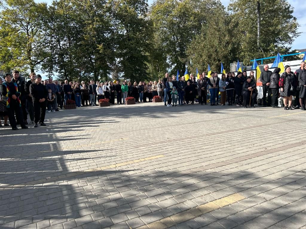 У селі Рожнів відкрили Алею воїнської слави 1