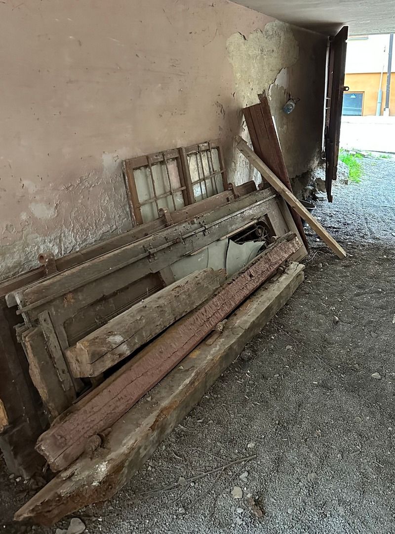 Як коломияни історію рятували: відновлені розкішні двері на Чорновола, 9 1