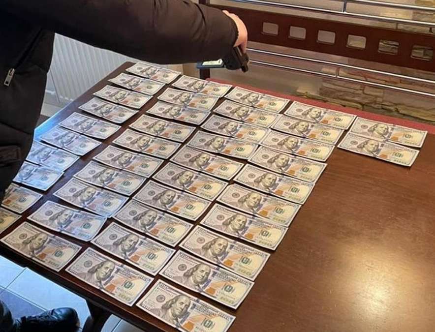 На Прикарпатті викрили двох психіатрів, які "відмазували" ухилянтів 3