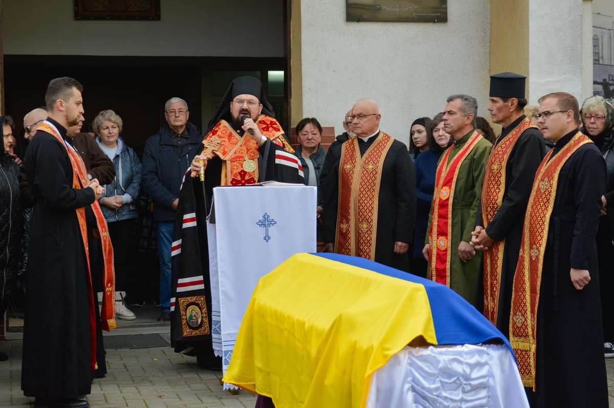 Коломия попрощалася із Героєм Олександром Рощуком 5