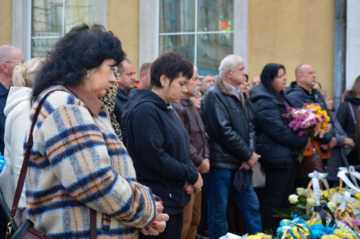 Коломия попрощалася із Героєм Олександром Рощуком 7