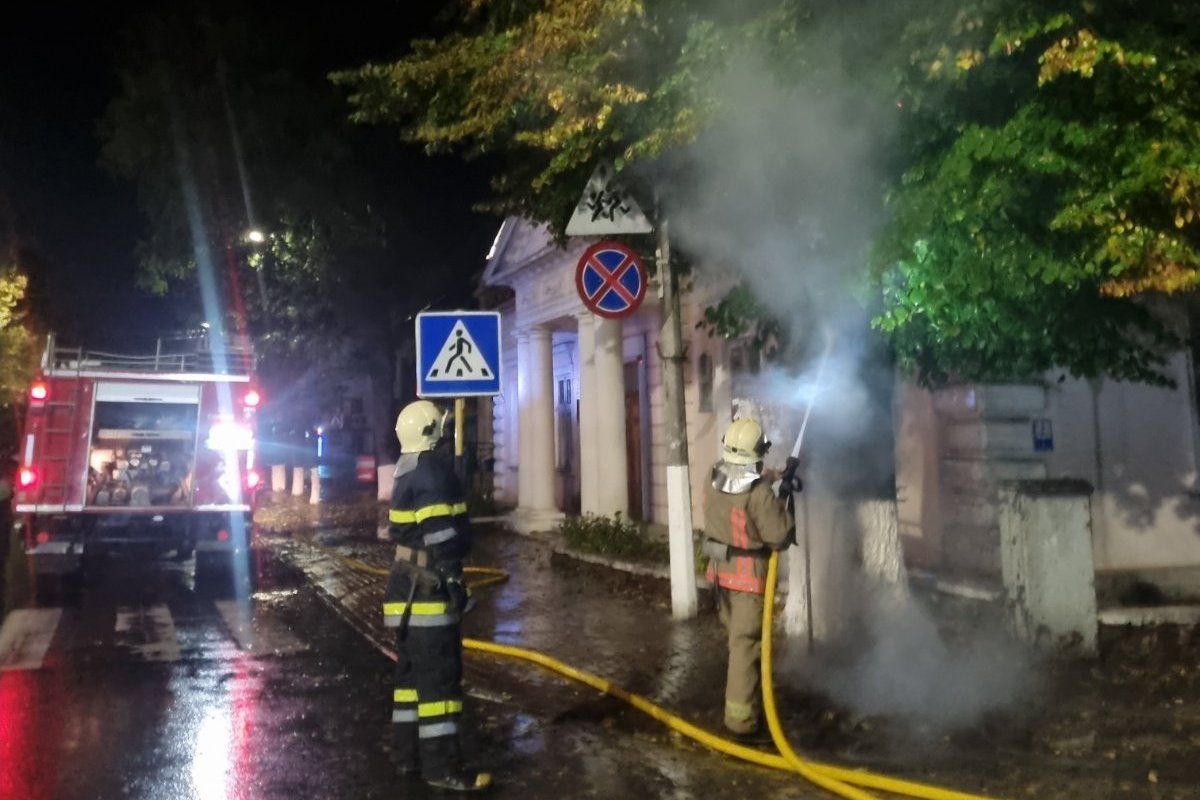 У середмісті Снятина підпалили дерево: шукають винуватців 1